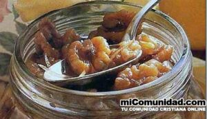 Un-Poderoso-Remedio-A-Base-De-Nueces-Y-Miel-Para-Regular-La-Glandula-Tiroides
