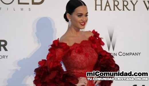 Padres de Katy Perry piden a cristianos que oren “por ella en vez de juzgarla”