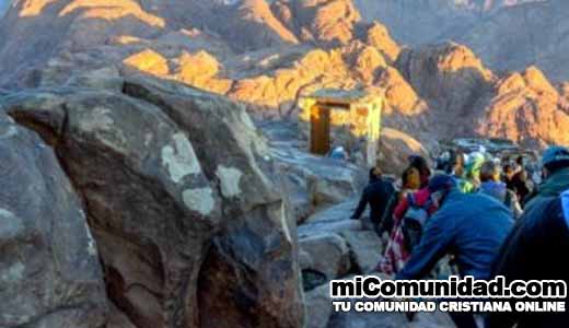 Arqueólogo dice que encontró el lugar donde Dios habló a Moisés