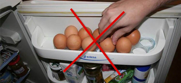 Huevos en el refrigerador