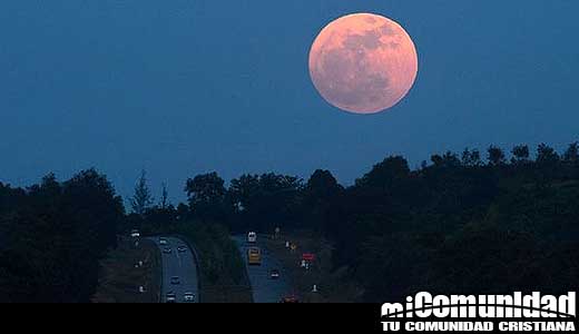 SUPER LUNA AZUL: Una luna azul, una superluna y un eclipse lunar caerán en la misma noche por primera vez en más de 150 años