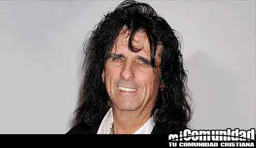 Legendario rockero Alice Cooper le da crédito a Jesús por curarlo del alcoholismo